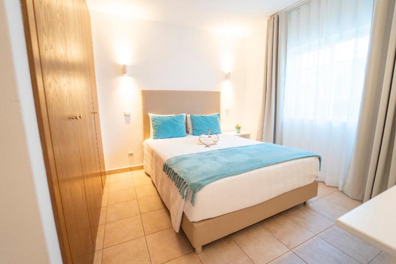One-Bedroom Apartment image 1