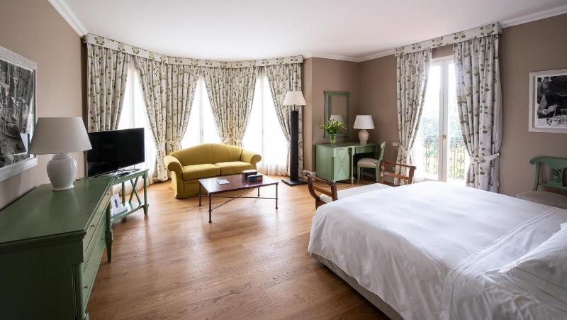 Junior Suite with Garden View image 4