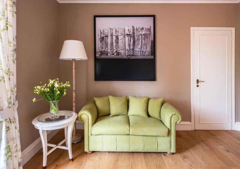 Junior Suite with Garden View image 2