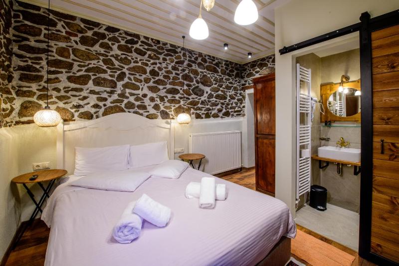 Double Room image 1