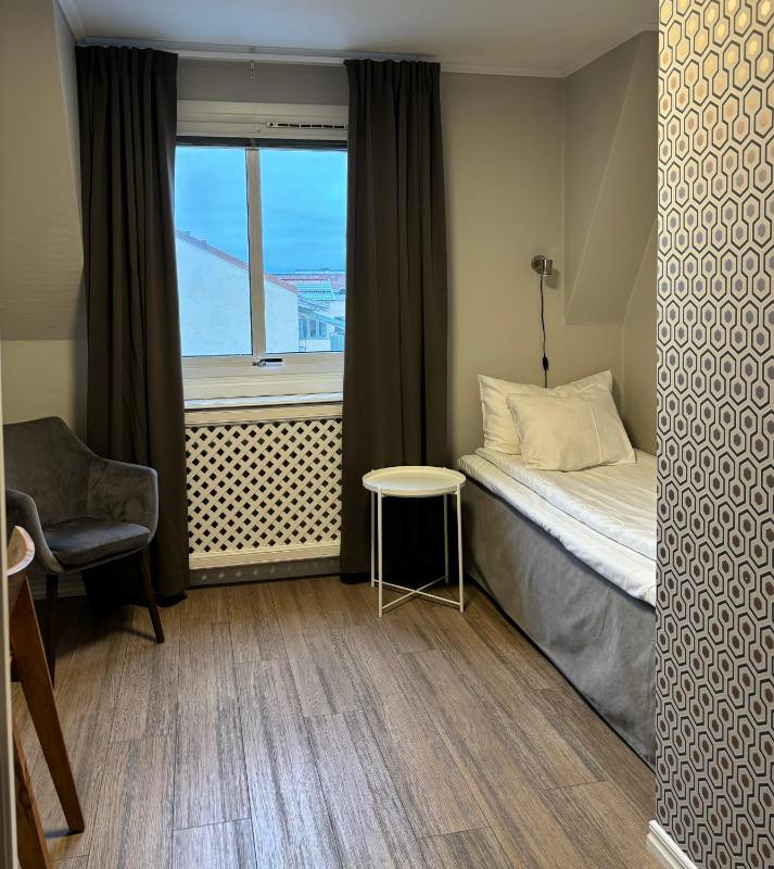 Standard Single Room image 3