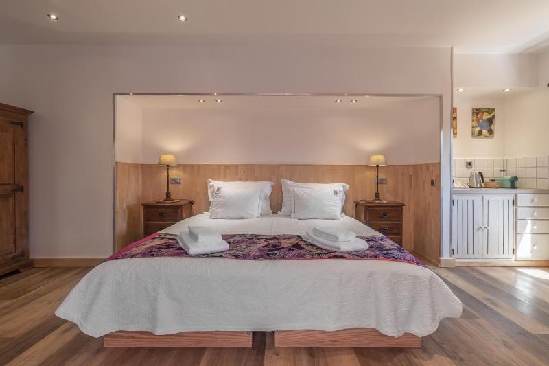 Double Room image 1