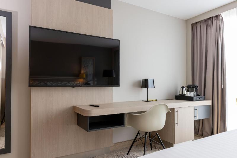 Hilton Garden Inn Tours Centre - image 40