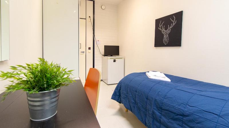 Standard Single Room with Shared Bathroom image 3