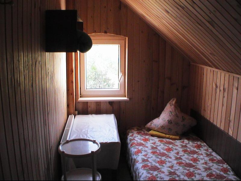 Studio with Balcony image 2