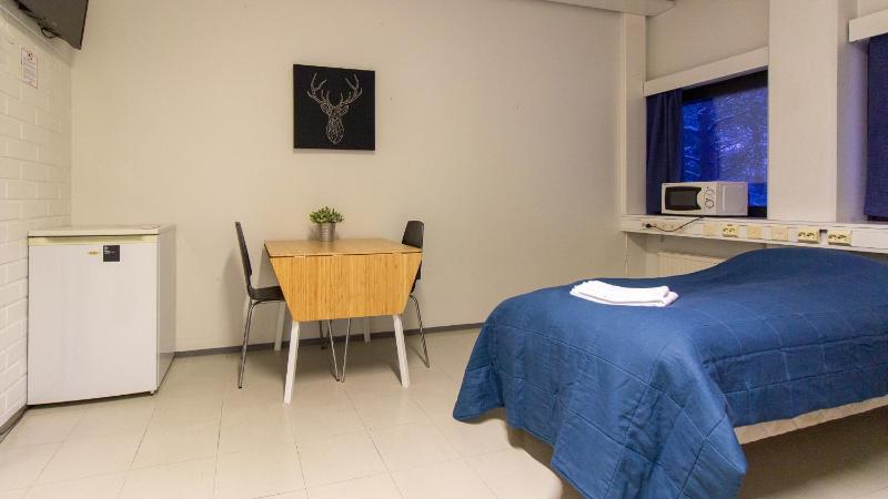 Standard Twin Room with Shared Bathroom image 2
