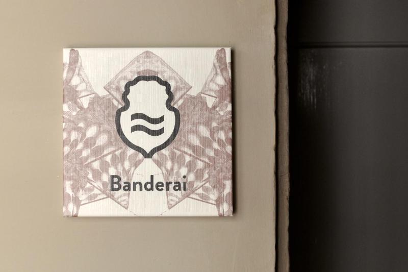 One-Bedroom Apartment image 2