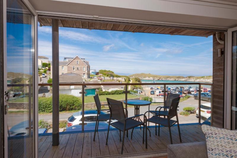Porth Sands Two-Bedroom Apartment with Sea View (No dogs) image 1