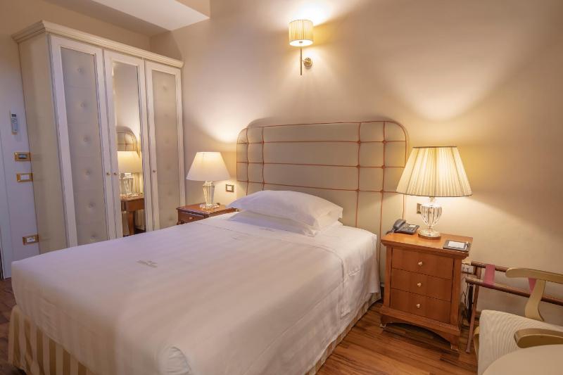 Basic Single Room image 4