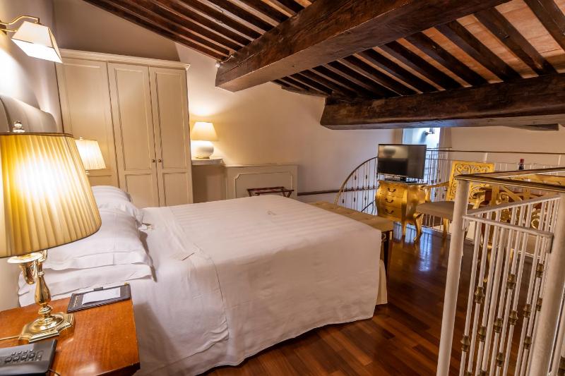 Junior Suite - Split Level image 2