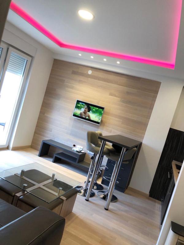 One-Bedroom Apartment image 1