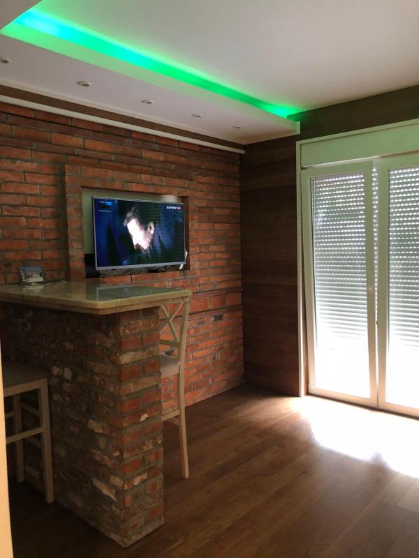 One-Bedroom Apartment image 1