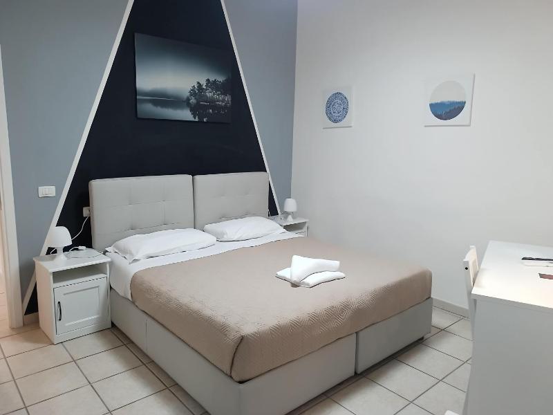 Double Room with Balcony image 1