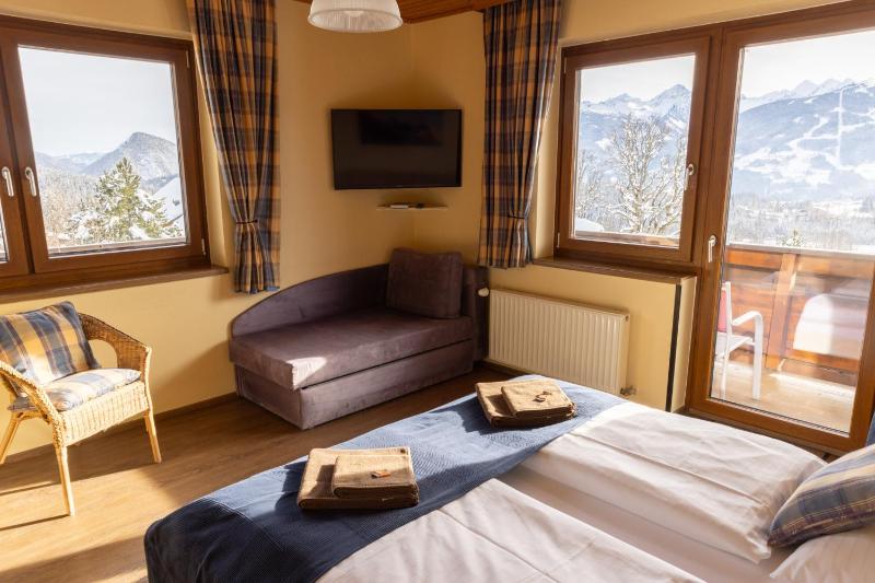 Standard Double Room image 3
