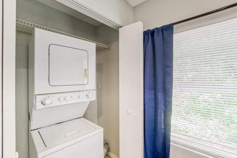 Lush Designer Home - Near The Heart Of Ybor City - image 5