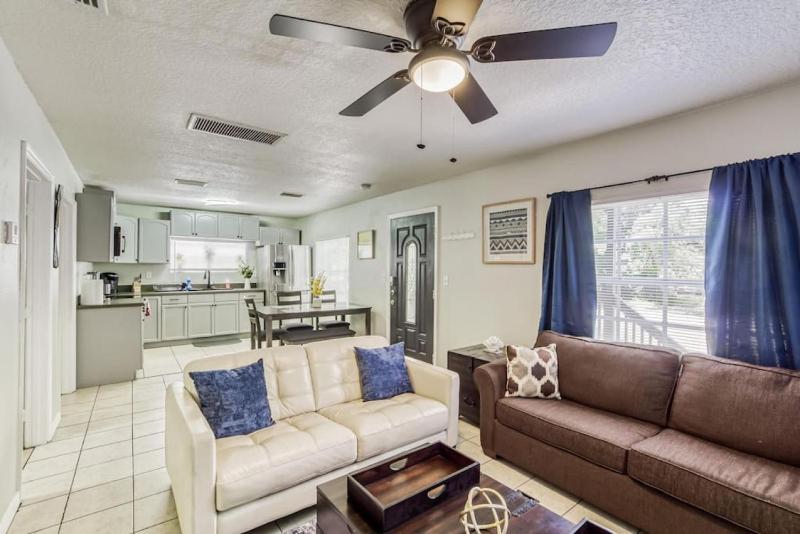 Lush Designer Home - Near The Heart Of Ybor City - image 21