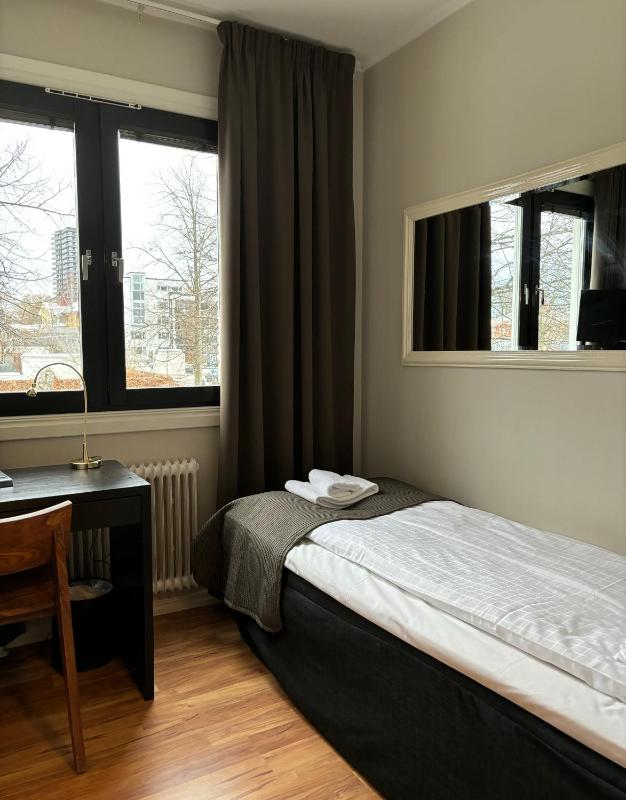 Small Single Room image 1