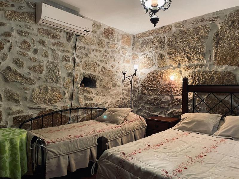 Double Room image 1