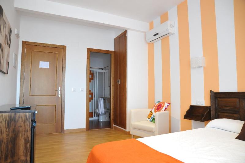 Double or Twin Room image 2