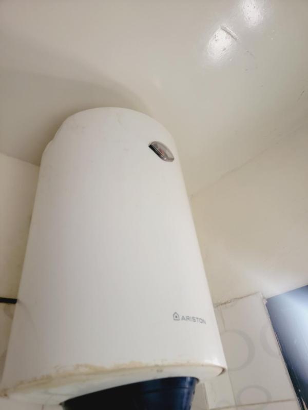 Studio meublé avec électricité gratuite Wi-Fi haut debit à Ouest foire - image 5