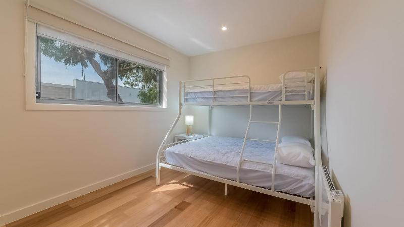 1-6 Broughton Avenue Cowes - image 15