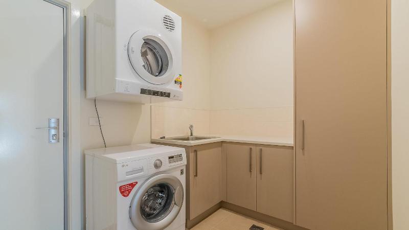 1-6 Broughton Avenue Cowes - image 2