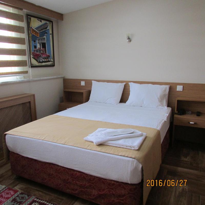 Large Double Room image 4