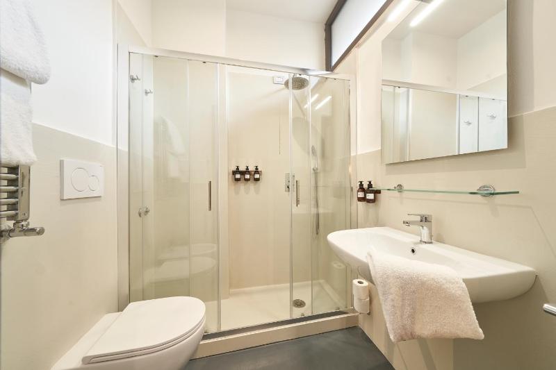 Superior Double or Twin Room image 4