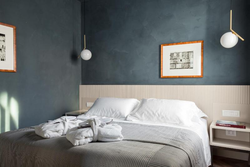 King Suite with canal view and spa