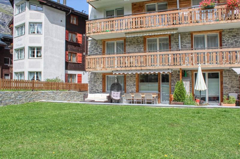 Apartment (6 Adults) image 2