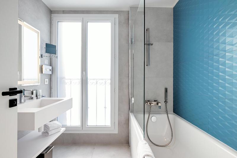 Comfort Twin Room image 4