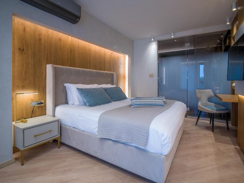 Executive Suite with Sea View image 3