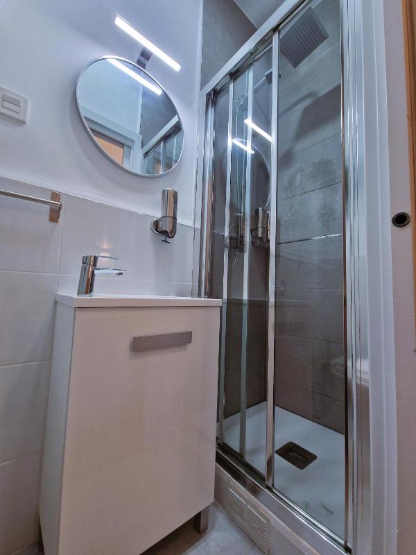 Interior Small Single Room image 2