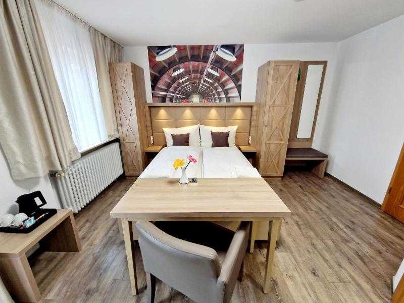 Triple Room with Private Bathroom image 4