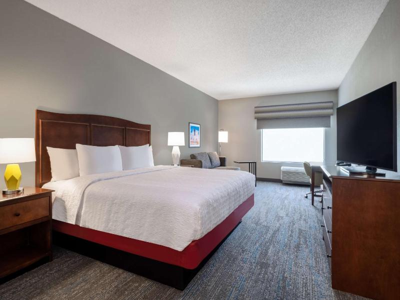 King Suite with Sofa Bed - Non-Smoking image 1