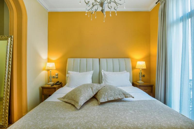 Classic Double Room with Balcony image 3