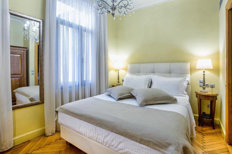 Classic Double Room with Balcony image 2