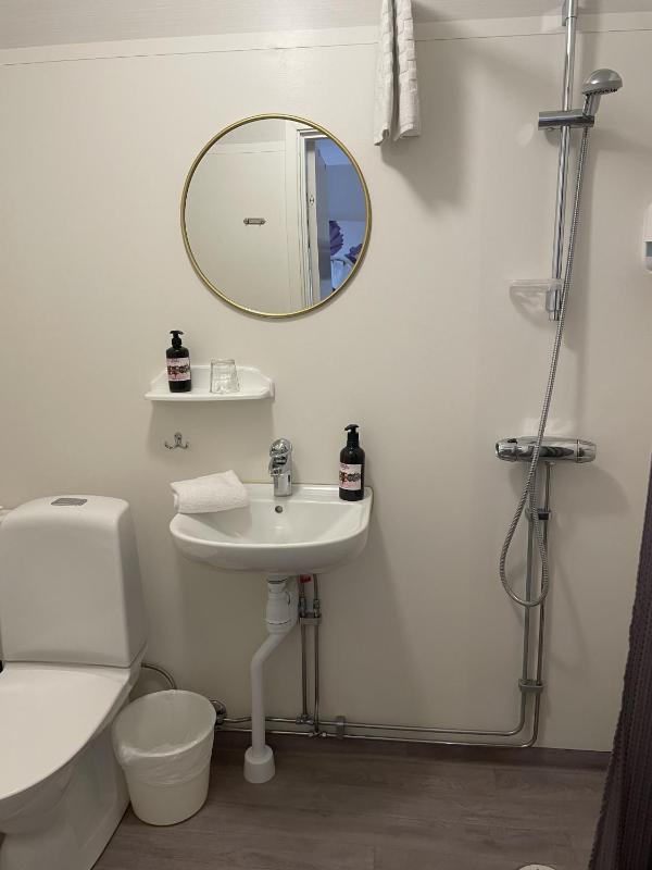 Single Room image 3