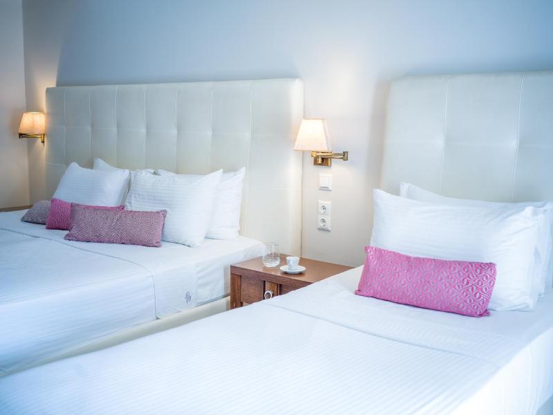 Standard Triple Room image 4