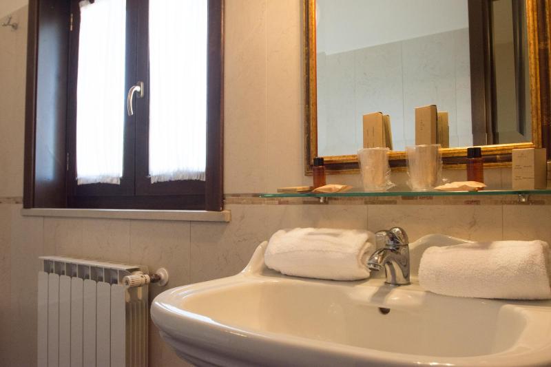 Superior Double or Twin Room with Mountain View image 2