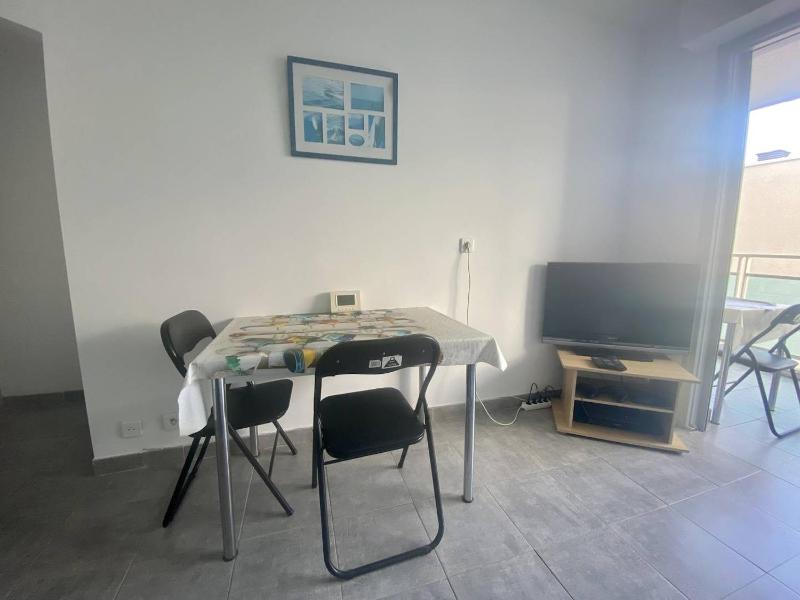 BEL APPARTEMENT P2 - CENTRE VILLE - BORD DE MER - image 5