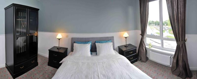 One-Bedroom Apartment image 4
