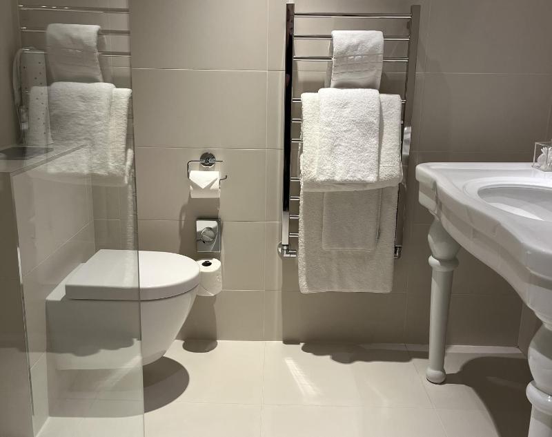 Double Room image 3