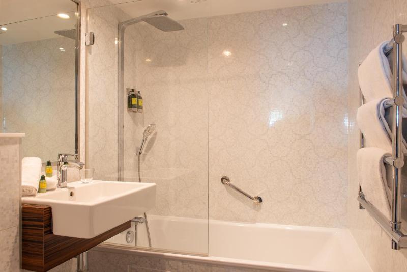 Privilege Room with Eiffel Tower View - 3rd and 4th floor image 3