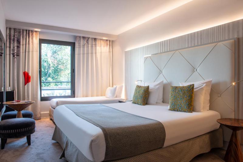 Privilege Triple Room image 4