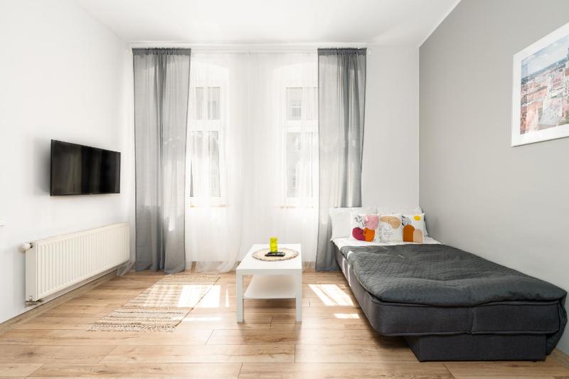 Bright and Cosy Apartments in Poznań by Noclegi Renters - image 1