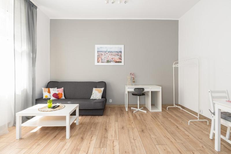 Bright and Cosy Apartments in Poznań by Noclegi Renters - image 33