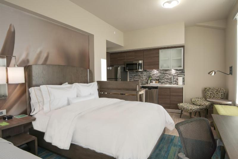 Element by Marriott Dallas Downtown East - image 6