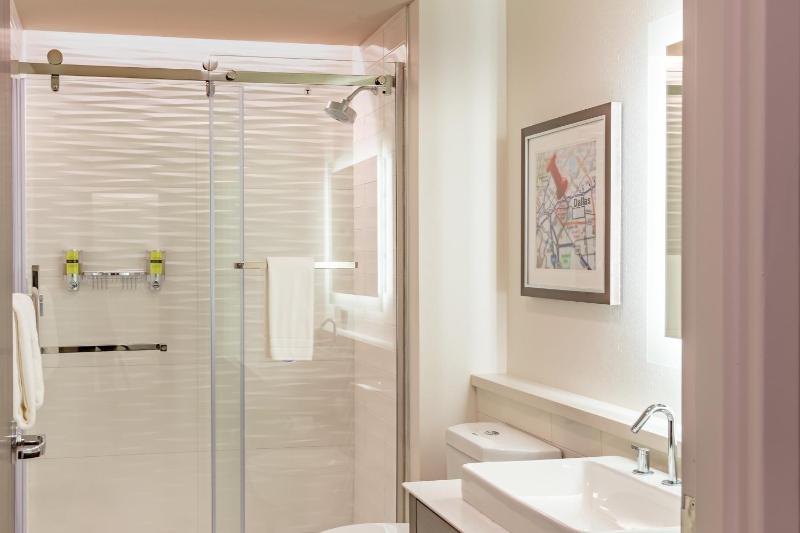 Element by Marriott Dallas Downtown East - image 4