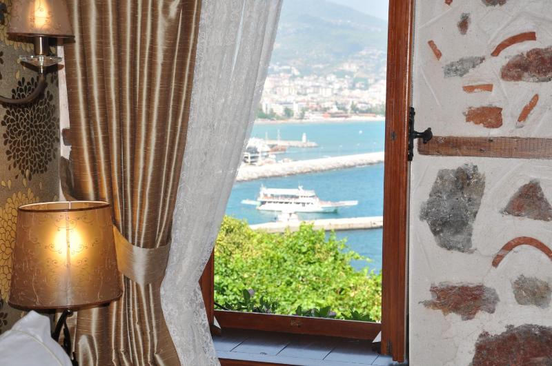 Double Room with Sea View image 1